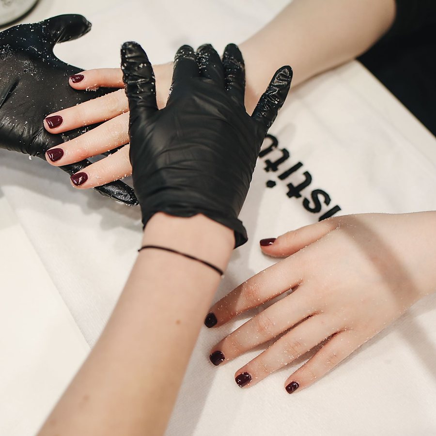 Soin des mains en institut
